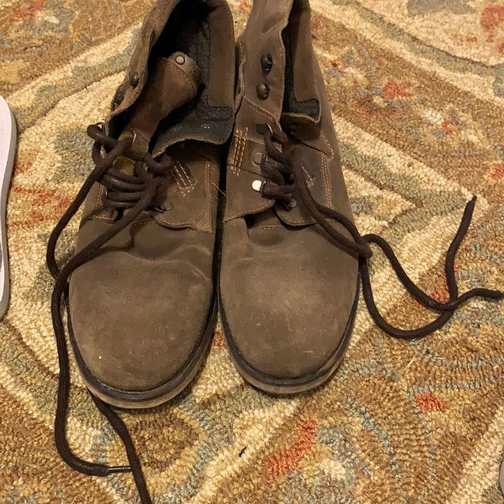 Tan size 12 men’s lace up boot